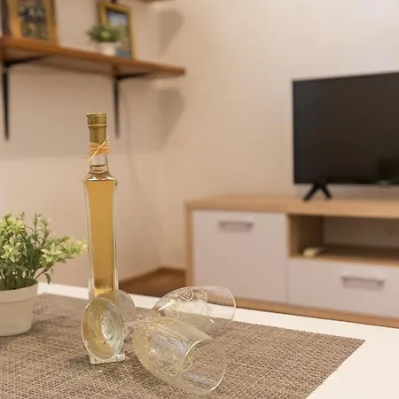 Tranquilo Garden - One Bedroom With Terrace And Garden View Апартаменты *