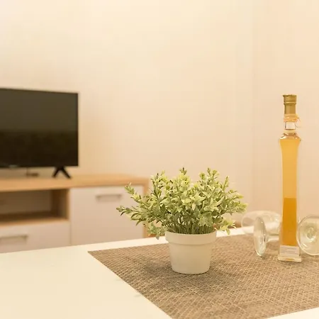 Apartment Tranquilo Garden - One Bedroom With Terrace And Garden View