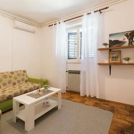 Apartment Tranquilo Garden - One Bedroom With Terrace And Garden View