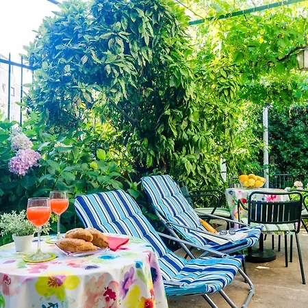 Апартаменты Tranquilo Garden - One Bedroom With Terrace And Garden View *